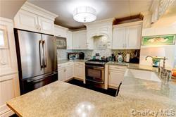 170 W Broadway, Unit 6G photo 8
