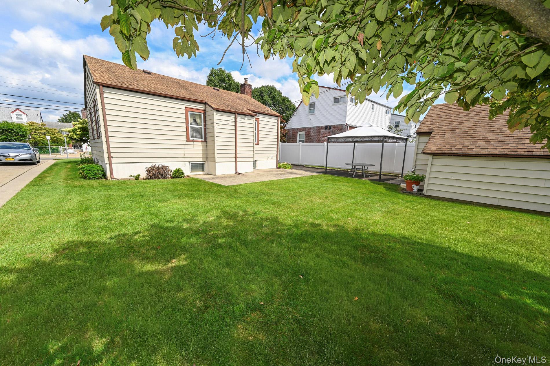 1073 Hancock Avenue – For Sale photo 21