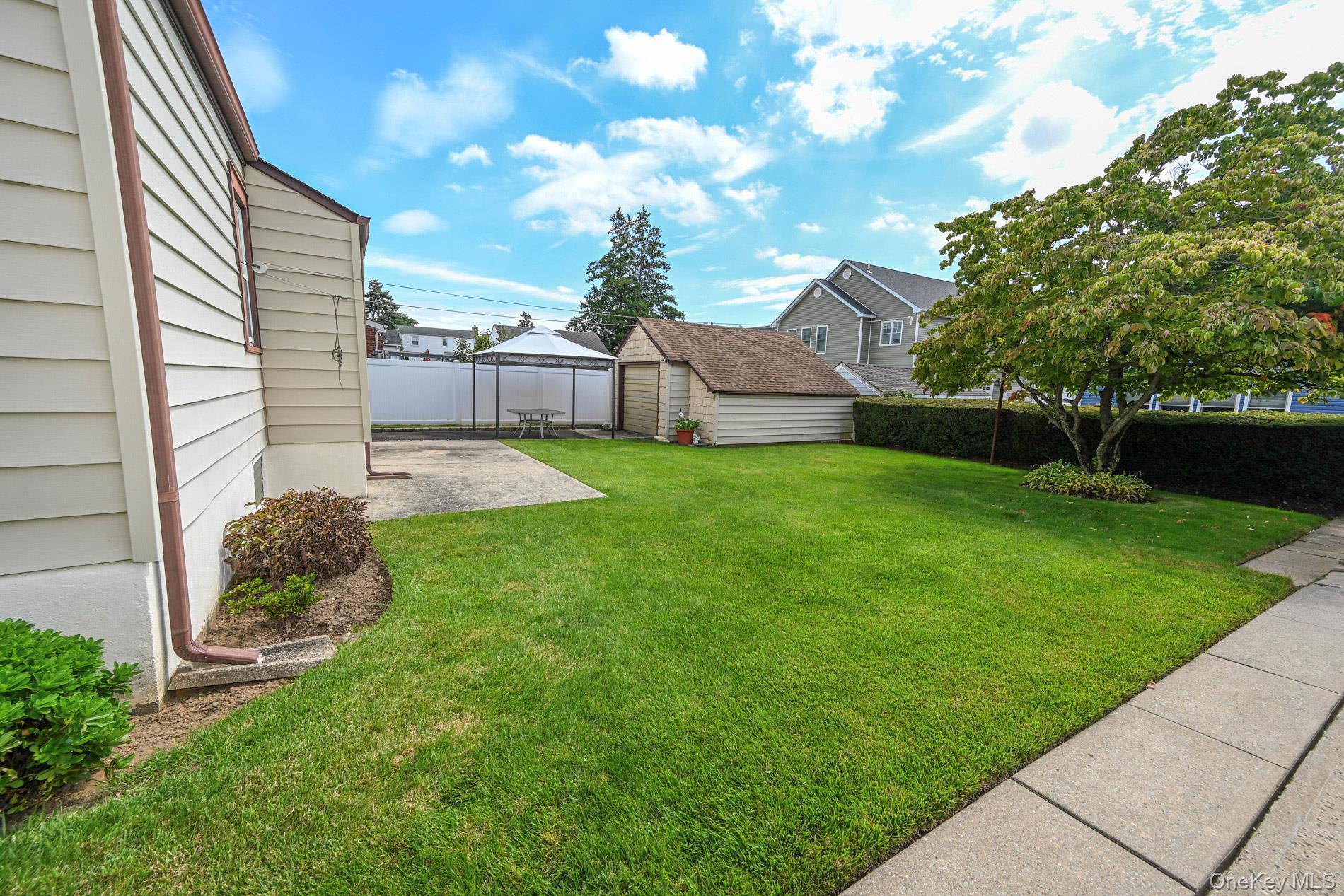 1073 Hancock Avenue – For Sale photo 22