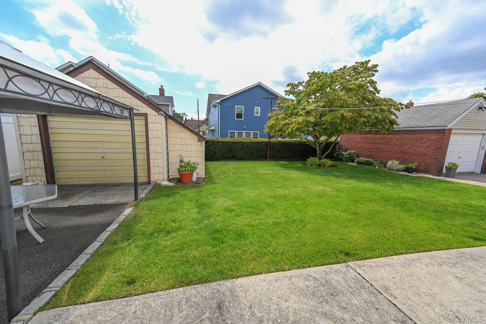 1073 Hancock Avenue – For Sale photo 20