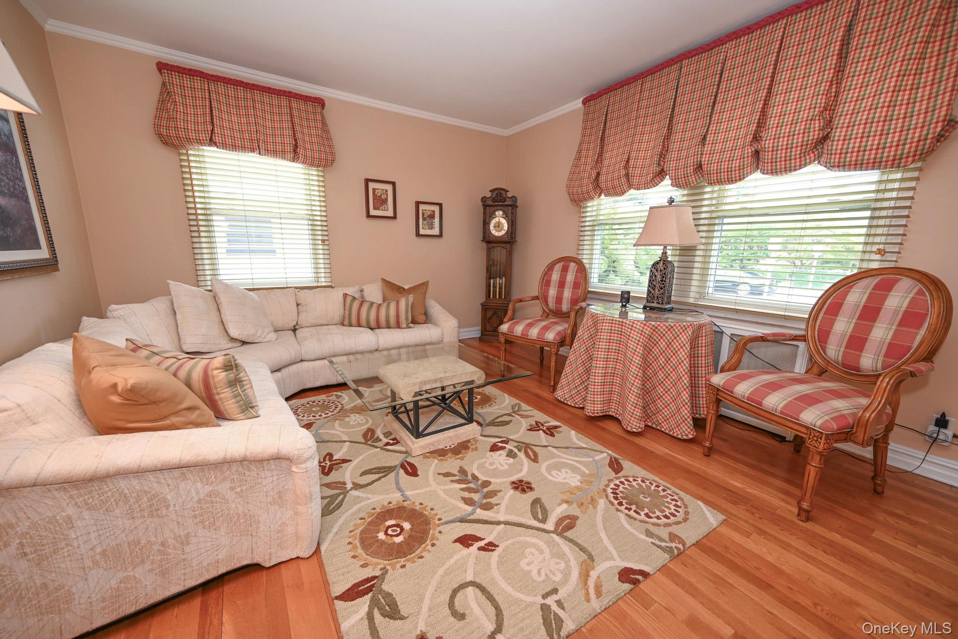 1073 Hancock Avenue – For Sale photo 4