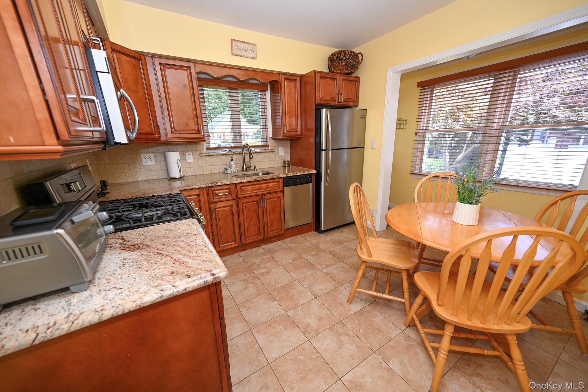 1073 Hancock Avenue – For Sale photo 10