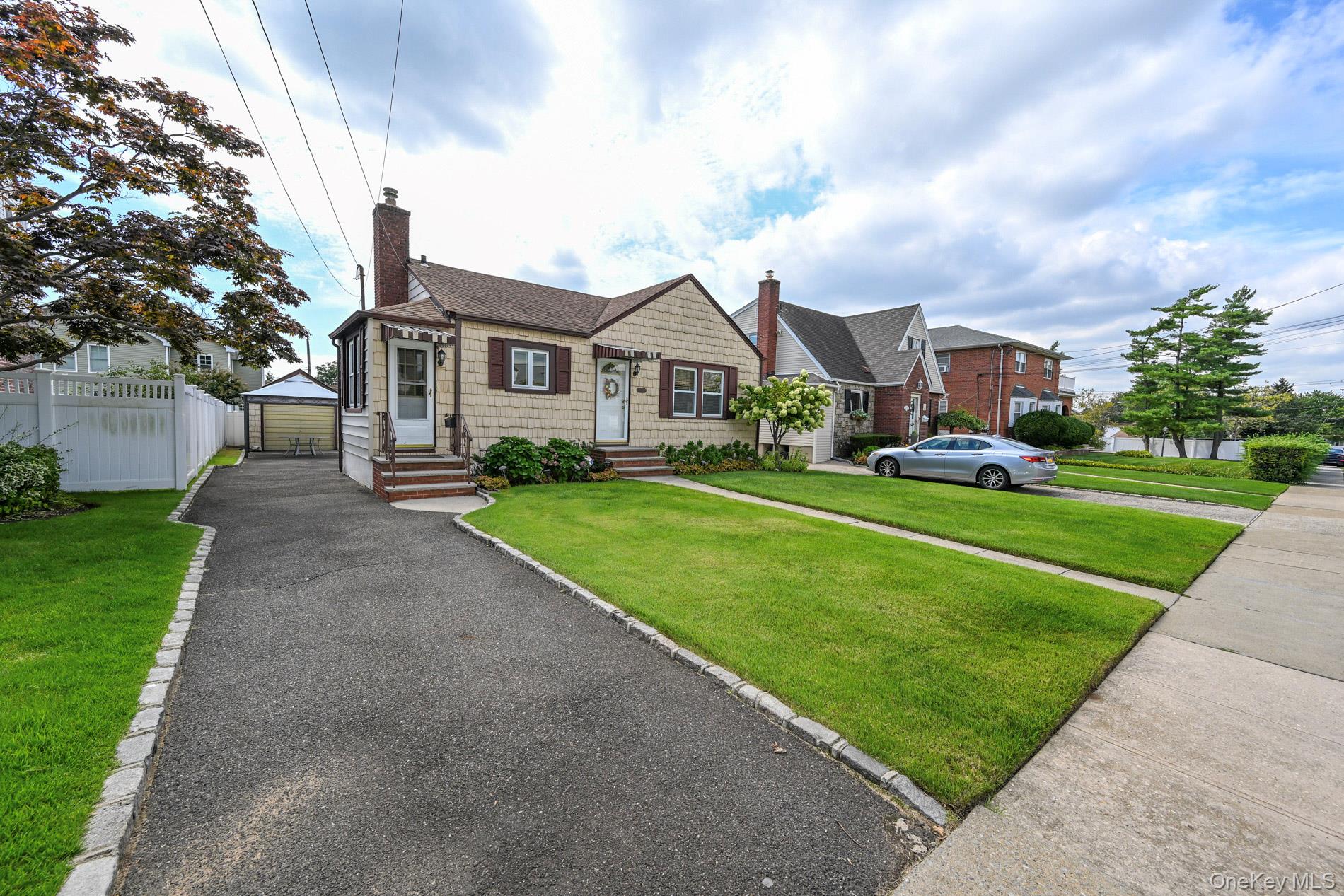 1073 Hancock Avenue – For Sale photo 2