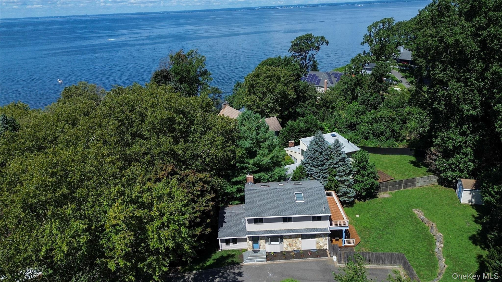 16 Westview Road – For Sale