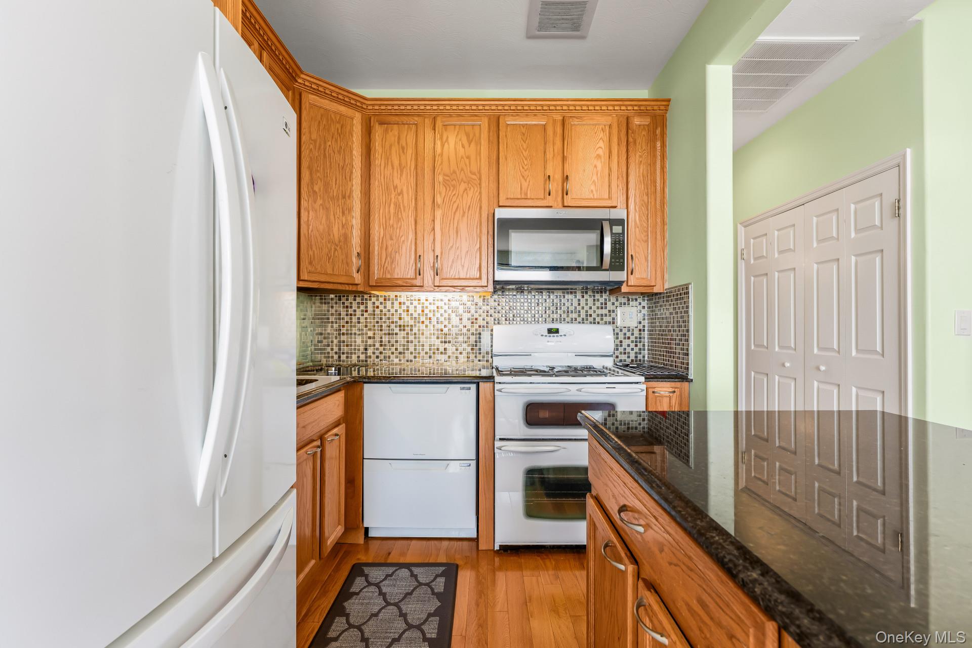7110 Beach Front Road – For Sale photo 7