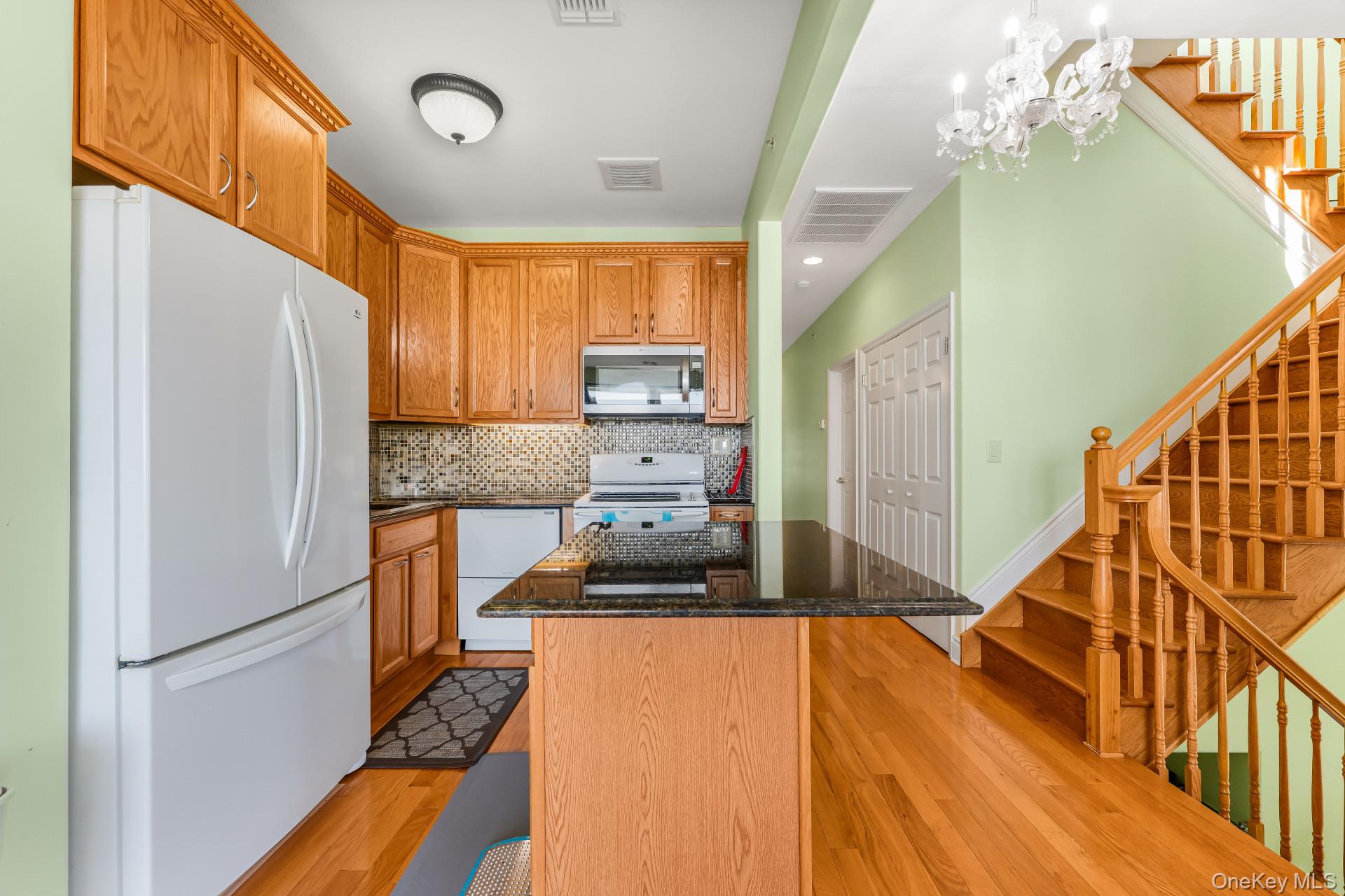 7110 Beach Front Road – For Sale photo 12