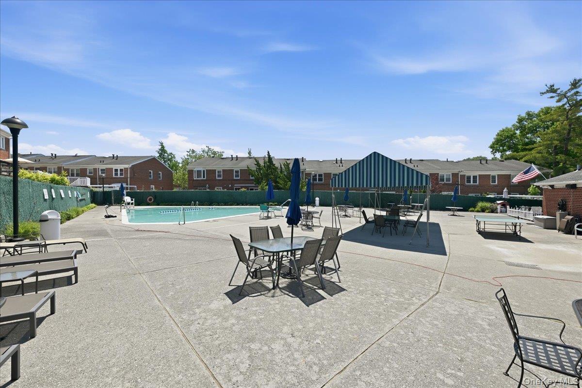 6231 Douglaston Parkway, Unit 15 photo 4