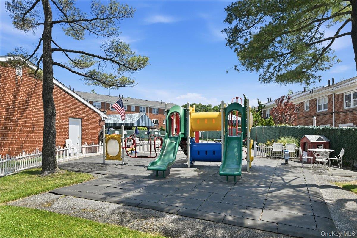 6231 Douglaston Parkway, Unit 15 photo 5