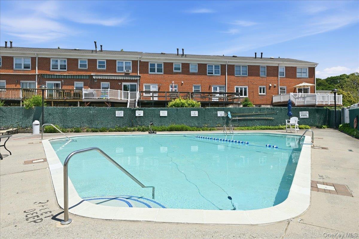6231 Douglaston Parkway, Unit 15 photo 8