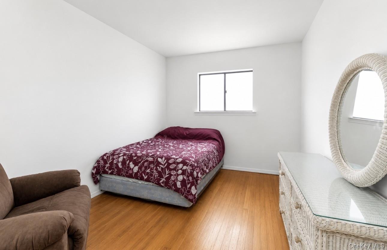 88 E Valley Stream Boulevard, Unit 6 photo 8