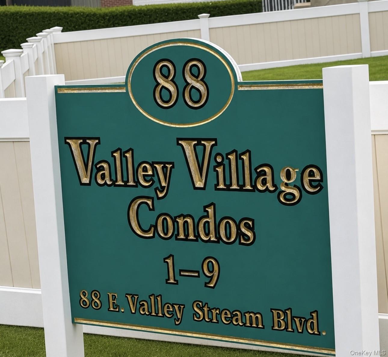 88 E Valley Stream Boulevard, Unit 6 photo 4