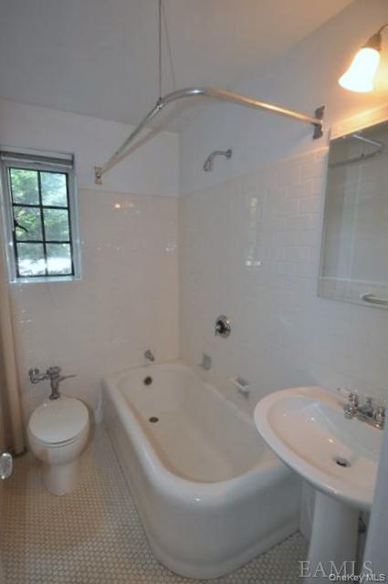 155 Garth Road, Unit 1F photo 18