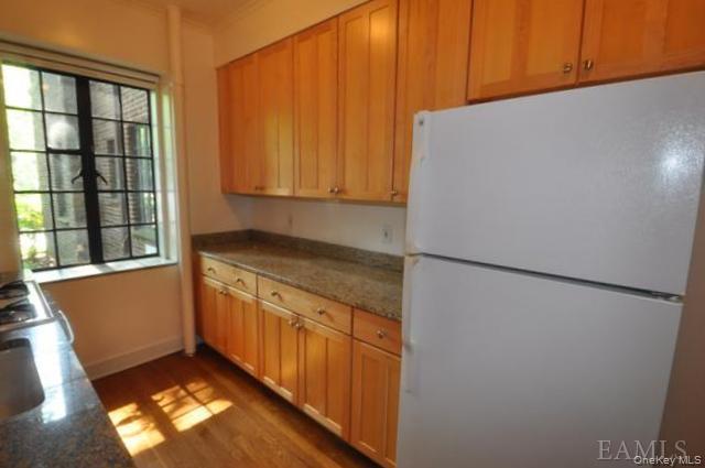 155 Garth Road, Unit 1F photo 6