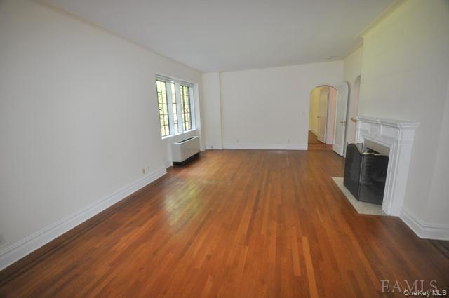 155 Garth Road, Unit 1F photo 3
