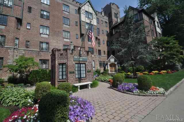 155 Garth Road, Unit 1F