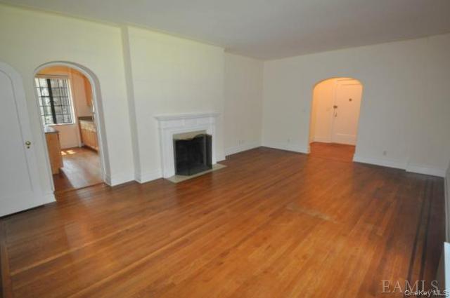 155 Garth Road, Unit 1F photo 4