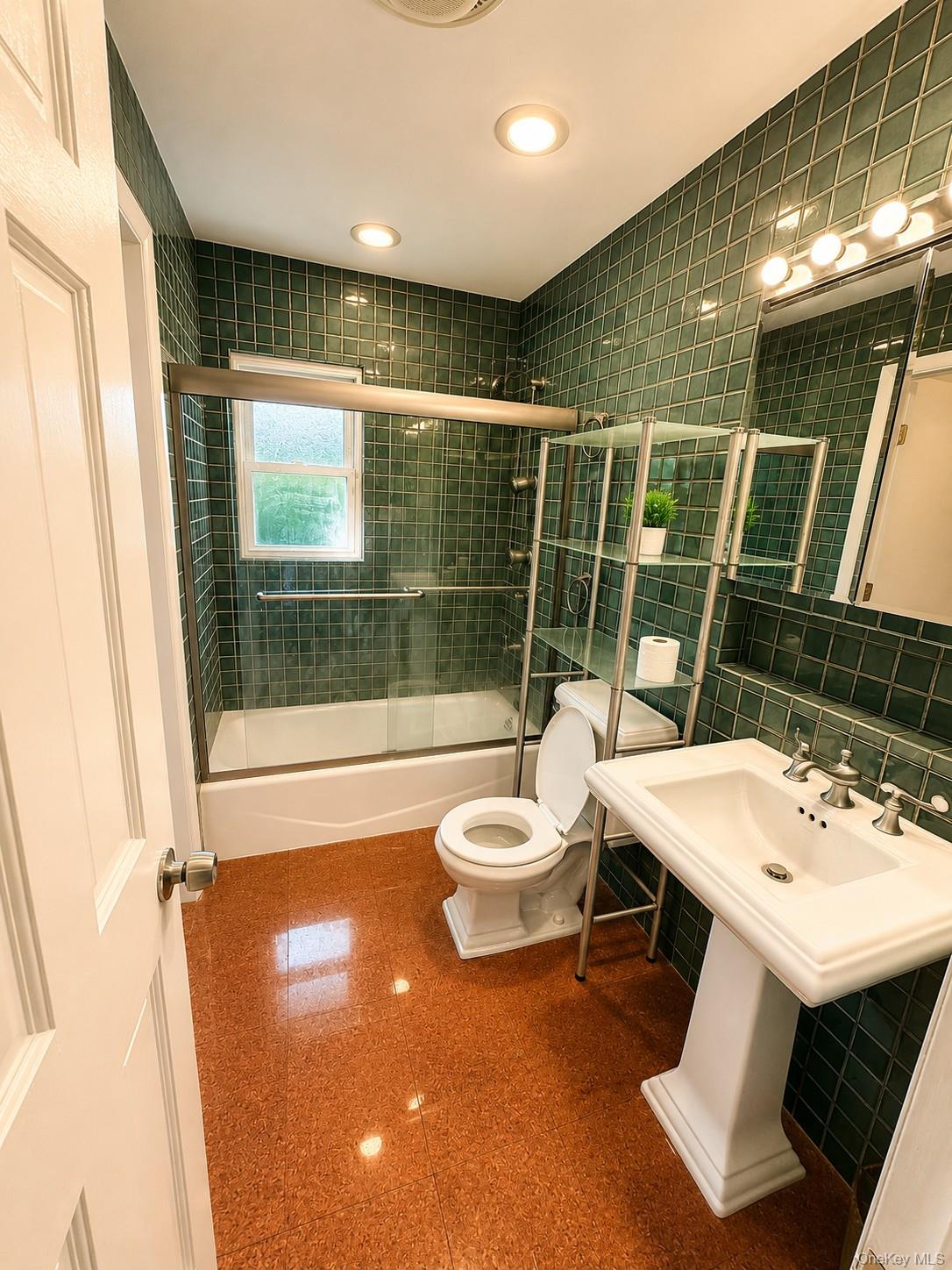 7 Pine Street – For Rent photo 8