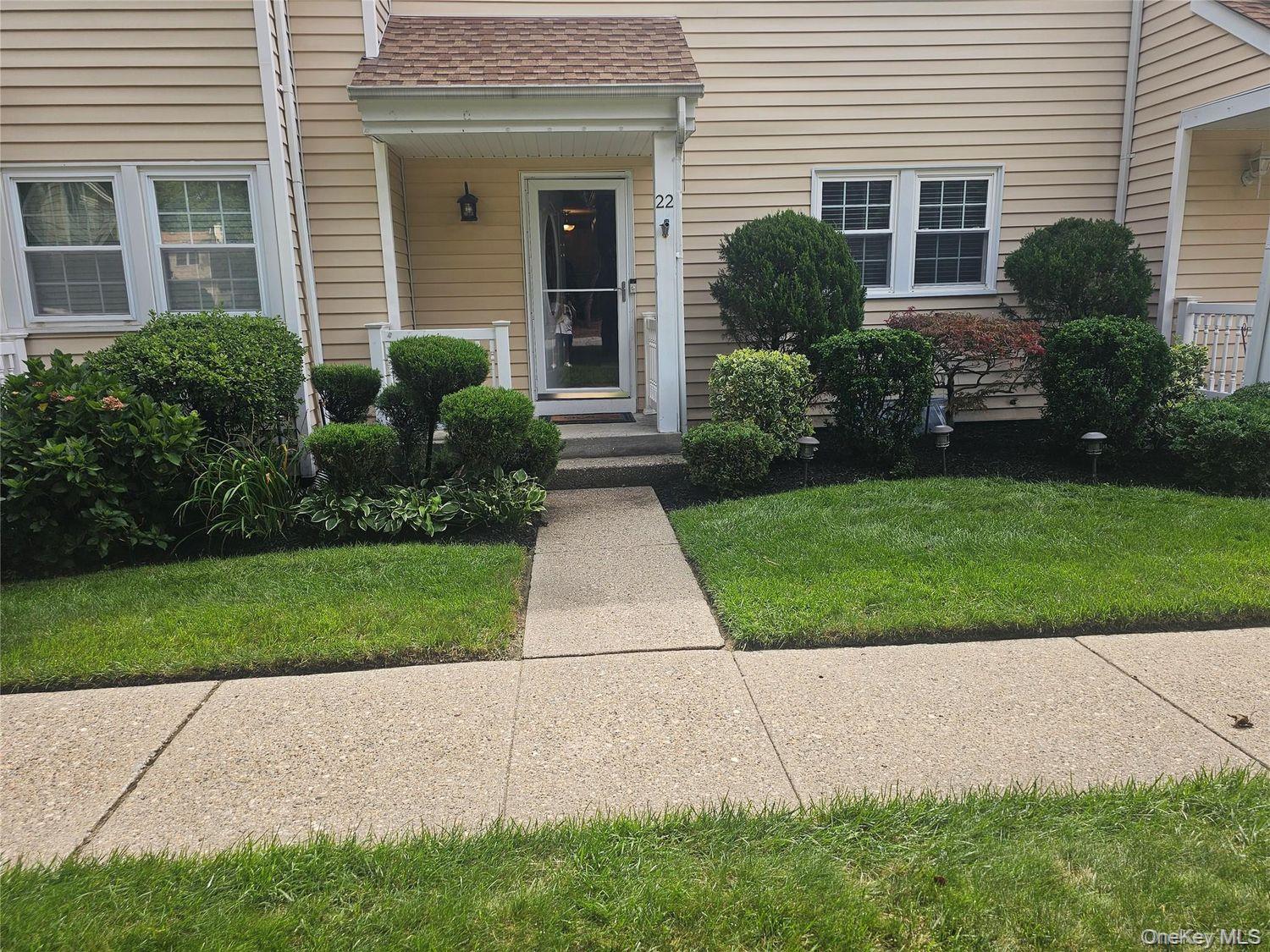 22 Chase Commons – For Sale photo 2