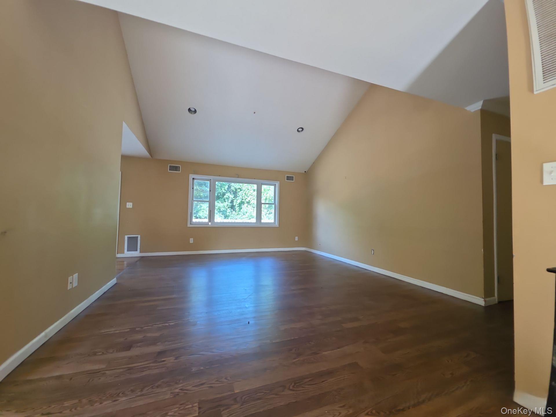 25 Butternut Drive – For Sale photo 2
