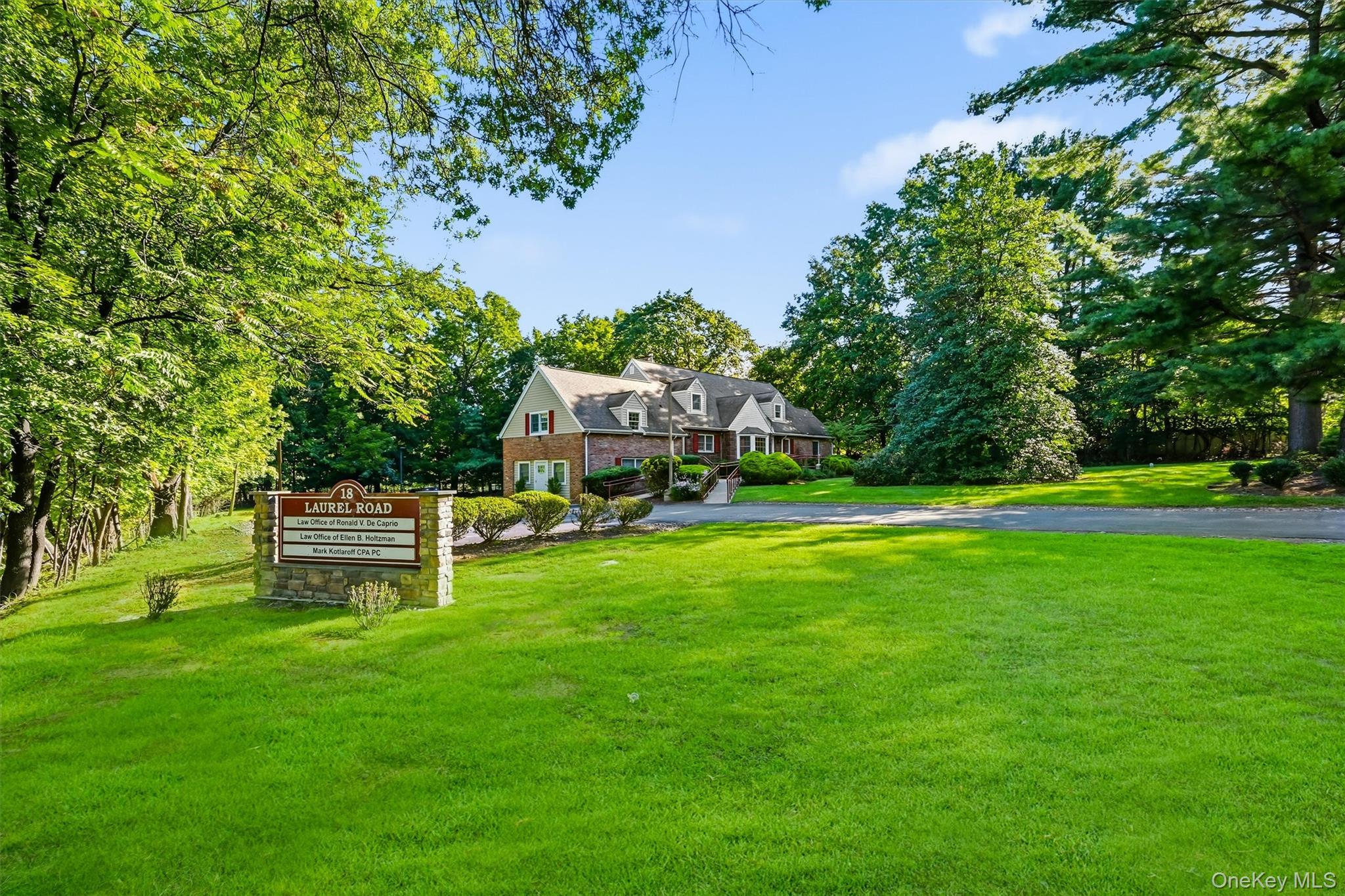 18 Laurel Road – For Sale photo 3