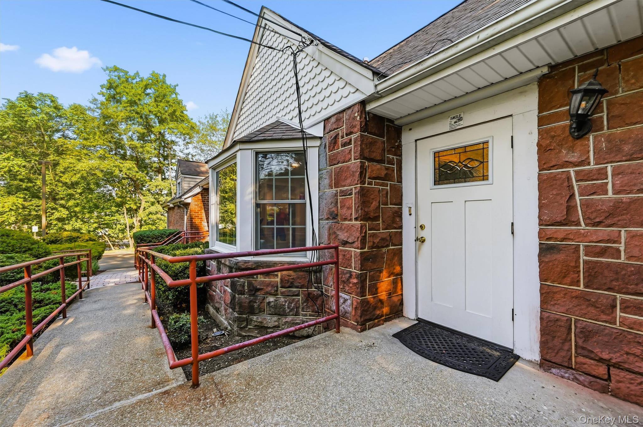18 Laurel Road – For Sale photo 4