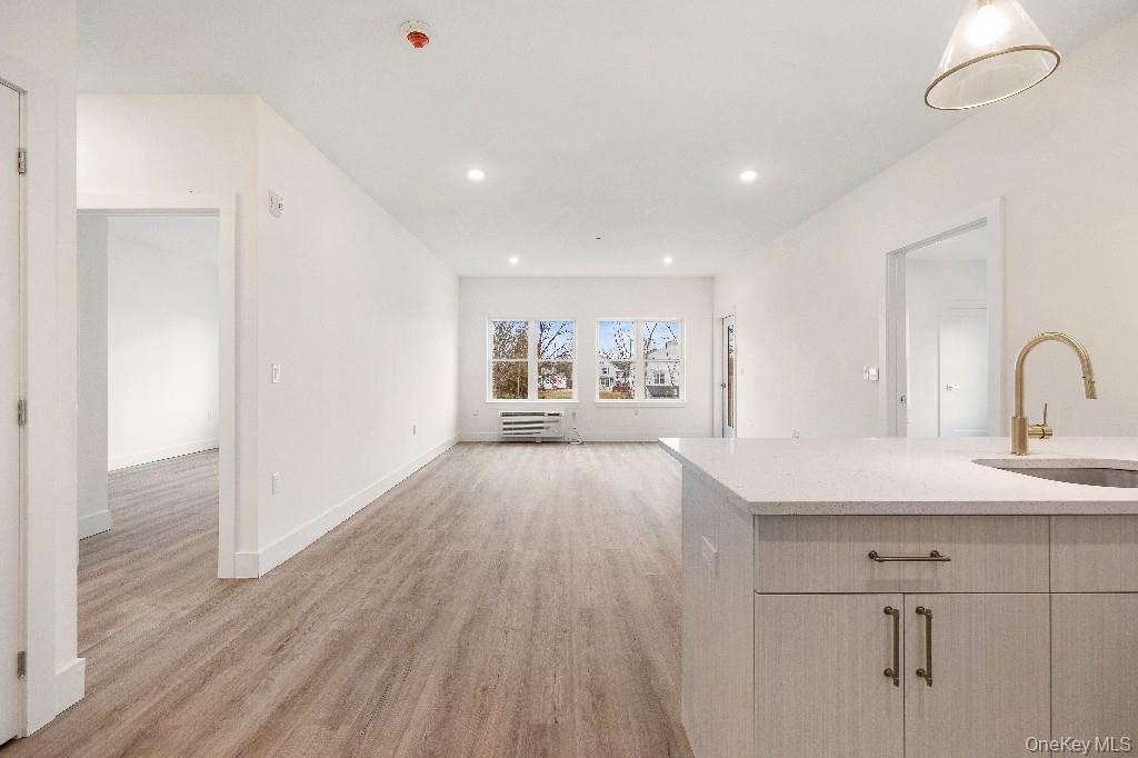 306 Bluestone Court, Unit 104 photo 15