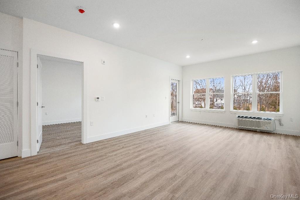 306 Bluestone Court, Unit 104 photo 31