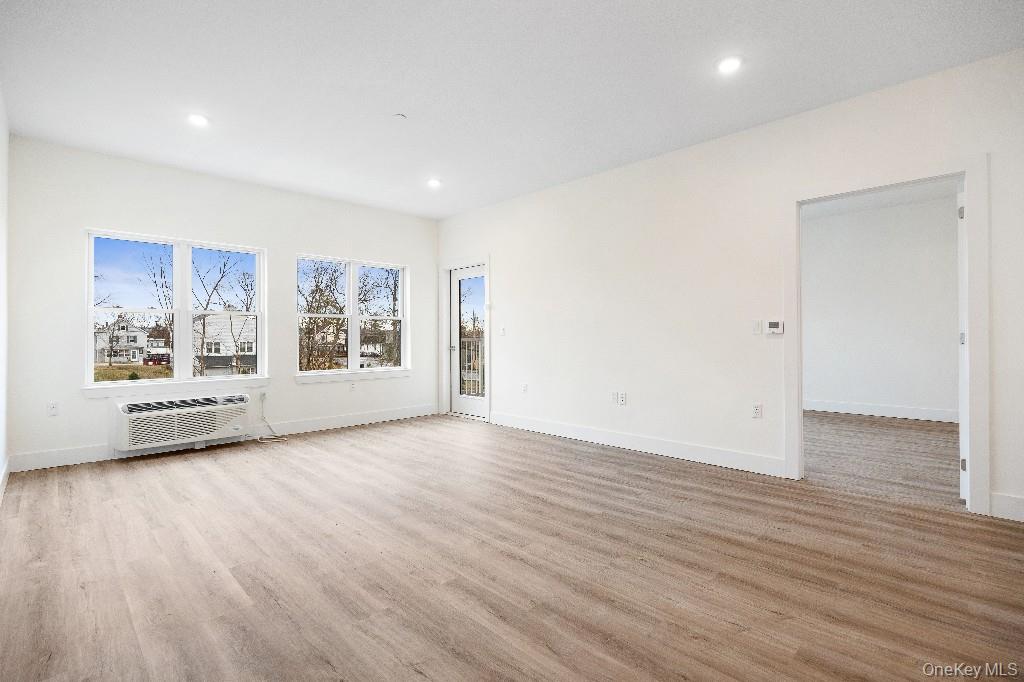 306 Bluestone Court, Unit 104 photo 20
