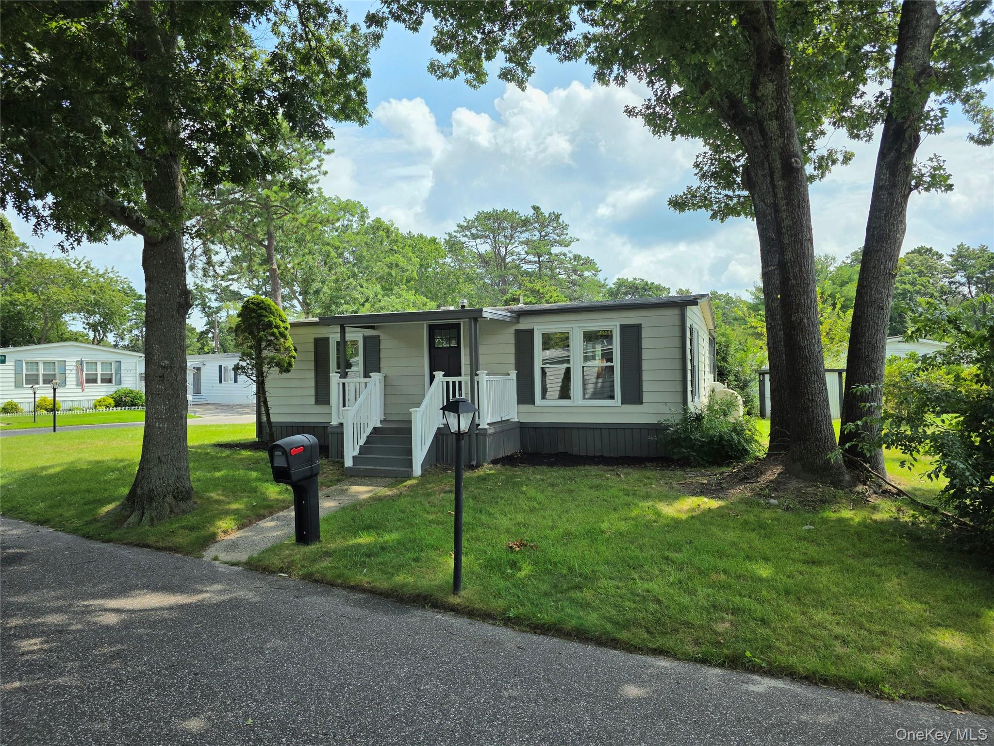 525 Riverleigh Avenue, Unit 221 photo 23