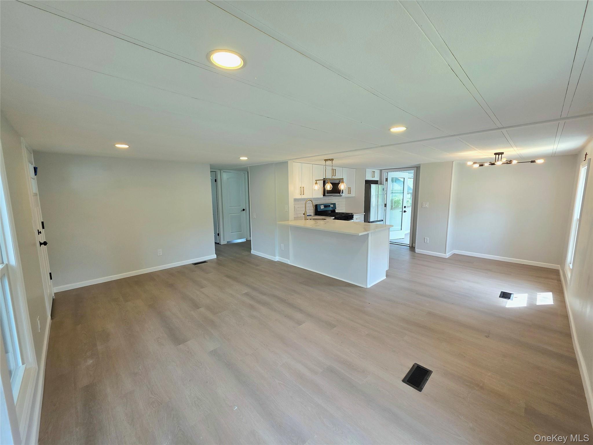525 Riverleigh Avenue, Unit 221 photo 6