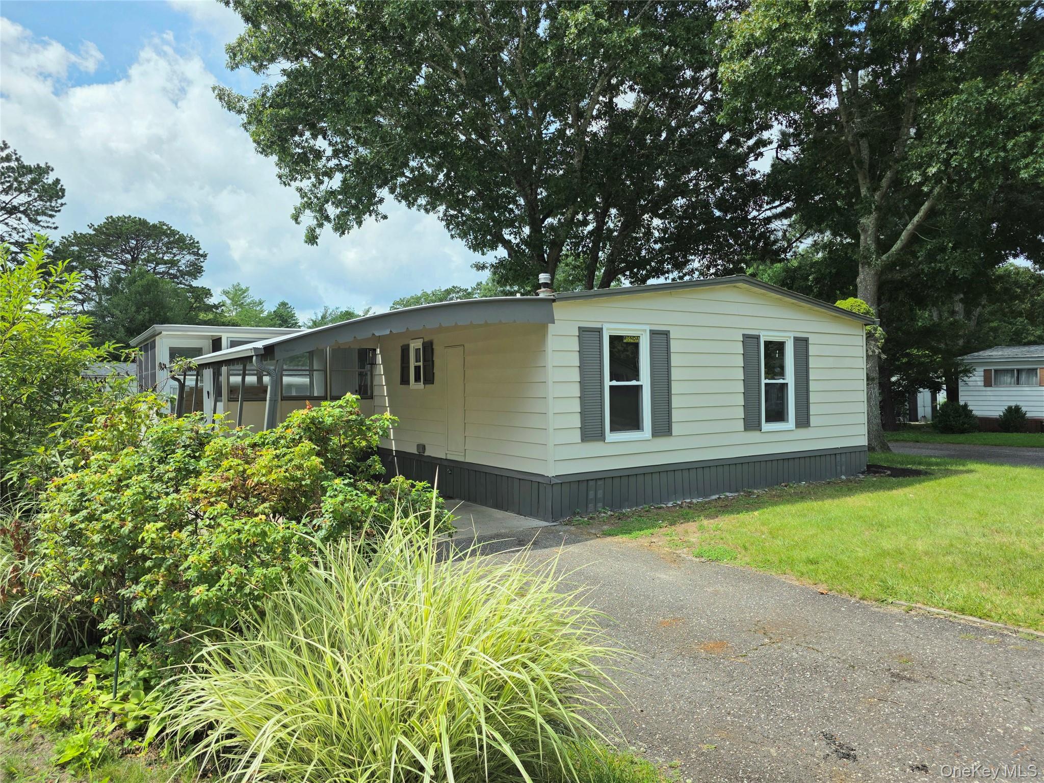 525 Riverleigh Avenue, Unit 221 photo 24