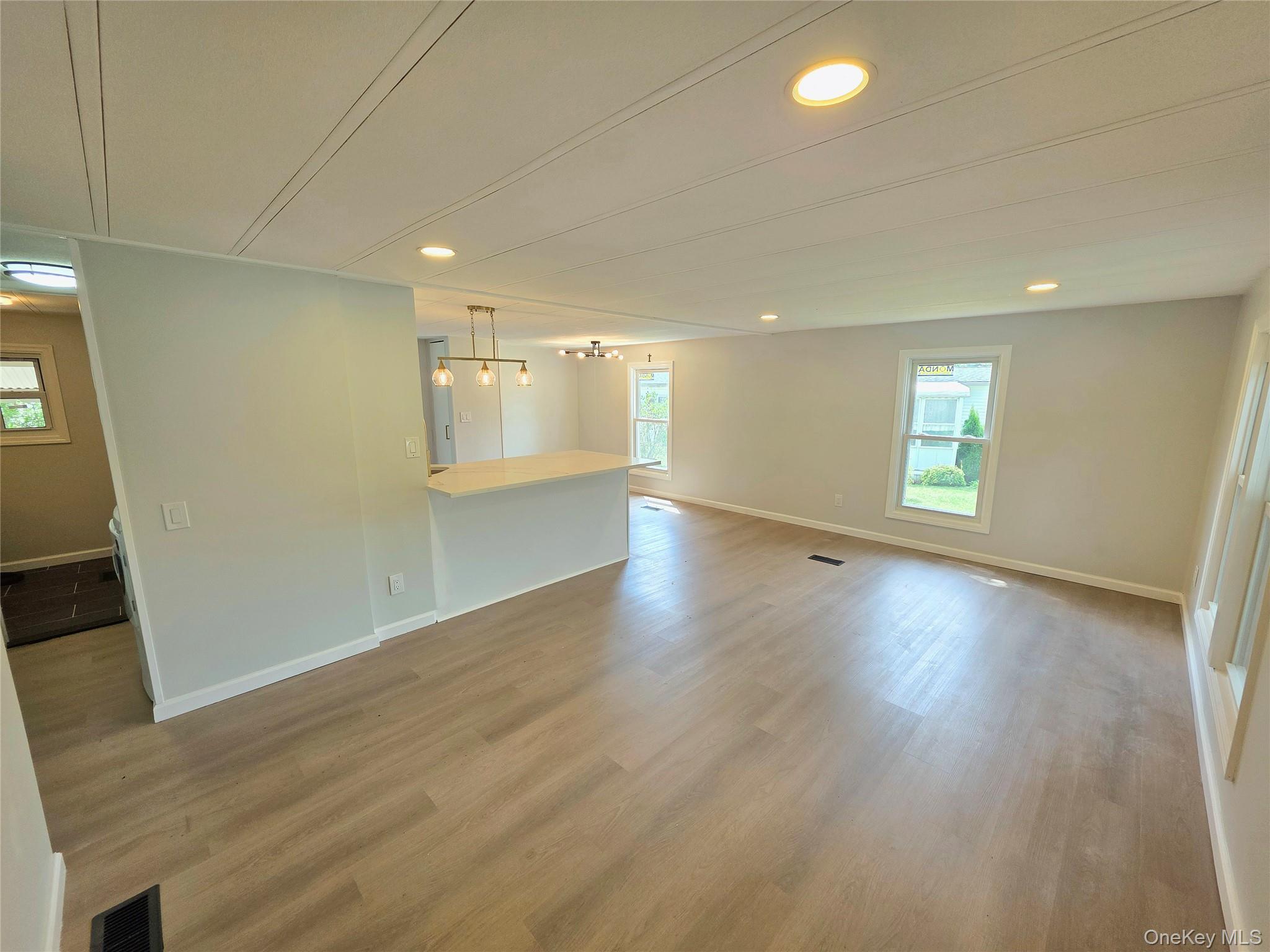 525 Riverleigh Avenue, Unit 221 photo 8