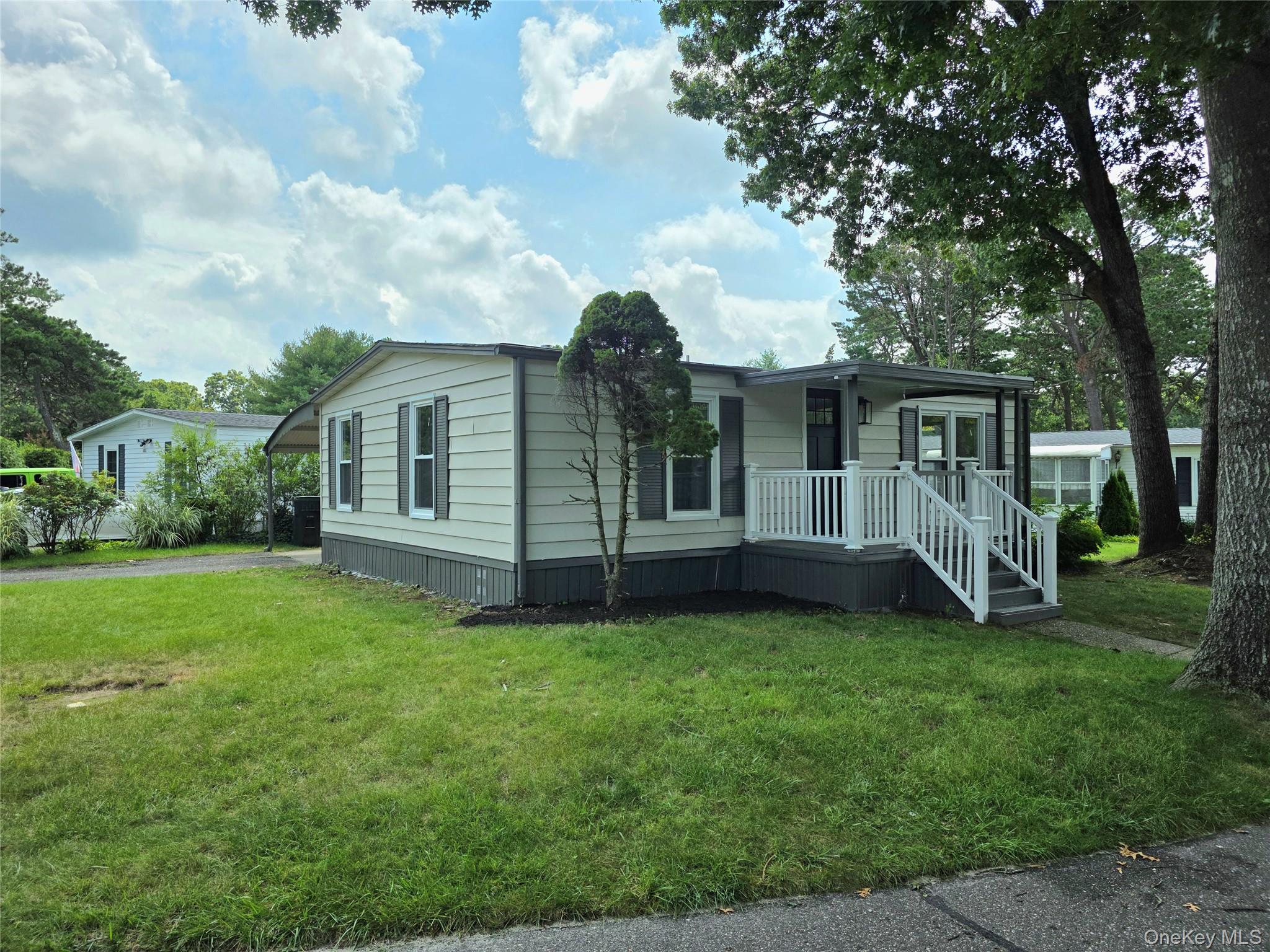 525 Riverleigh Avenue, Unit 221 photo 22