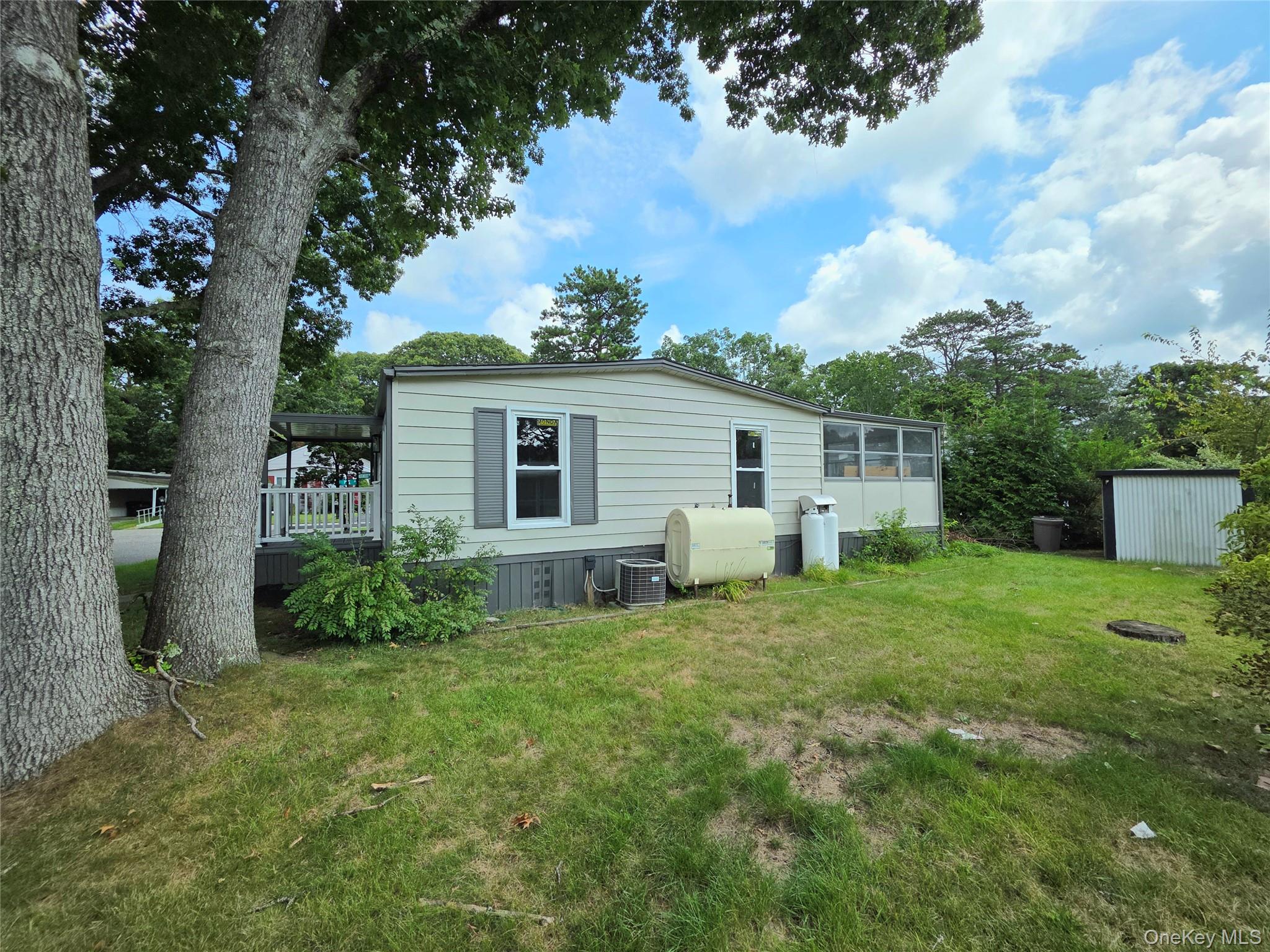 525 Riverleigh Avenue, Unit 221 photo 27