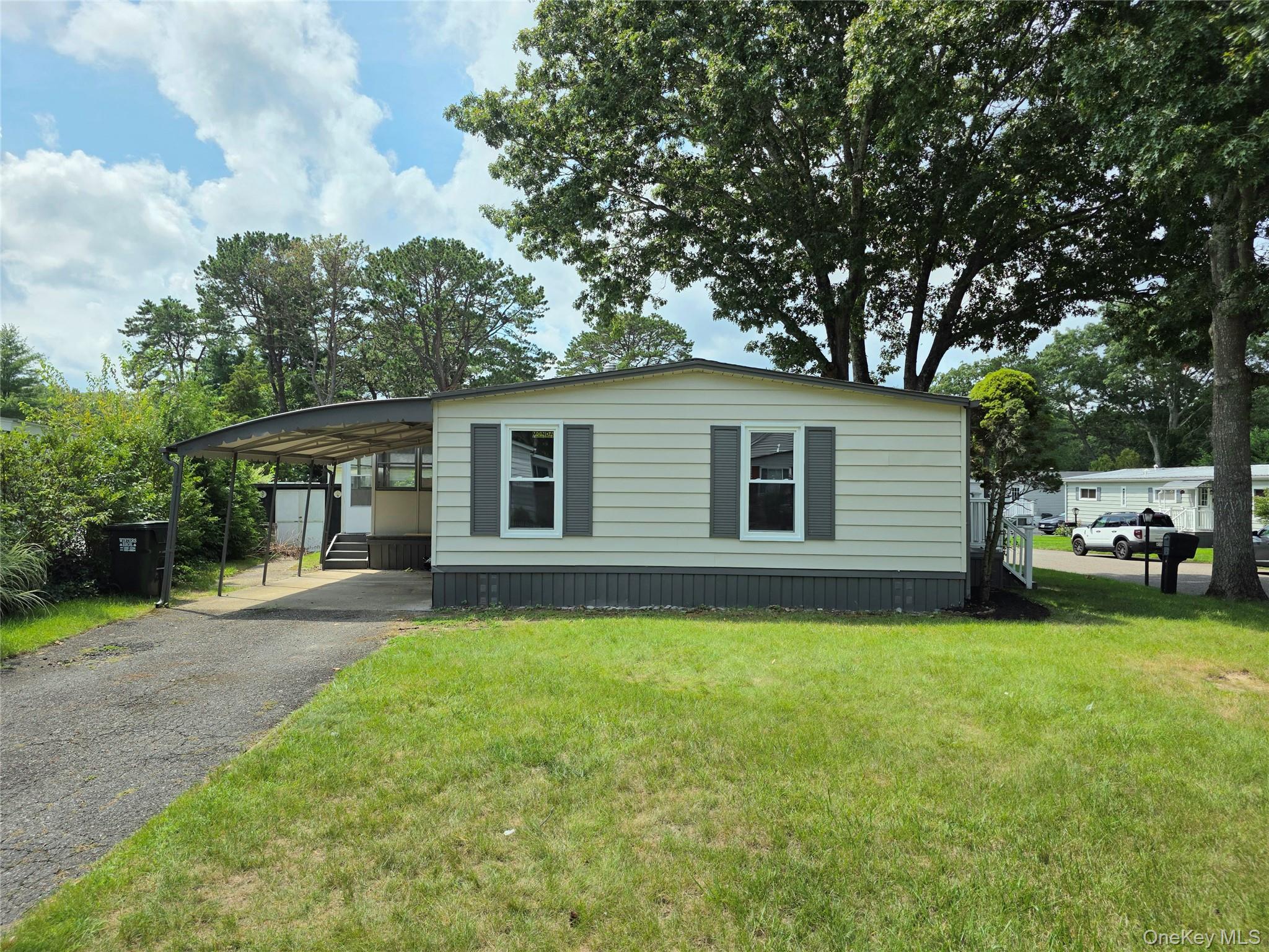 525 Riverleigh Avenue, Unit 221 photo 25