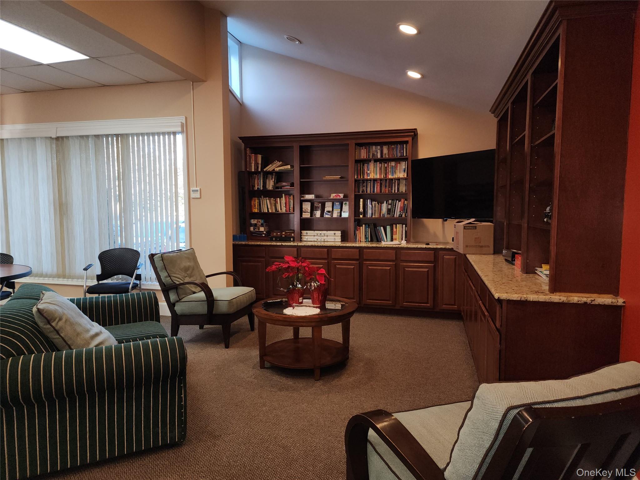 525 Riverleigh Avenue, Unit 221 photo 31