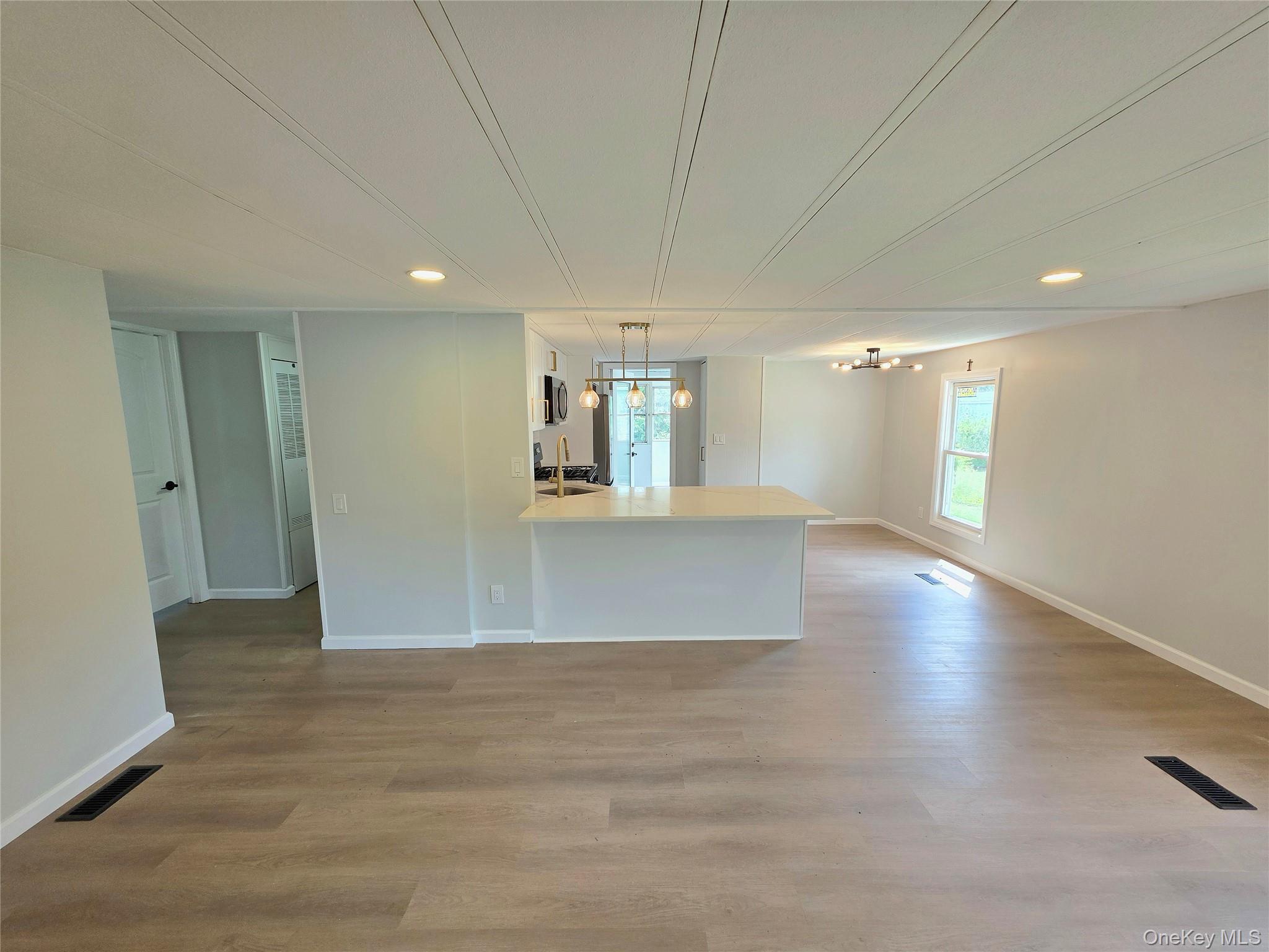 525 Riverleigh Avenue, Unit 221 photo 7