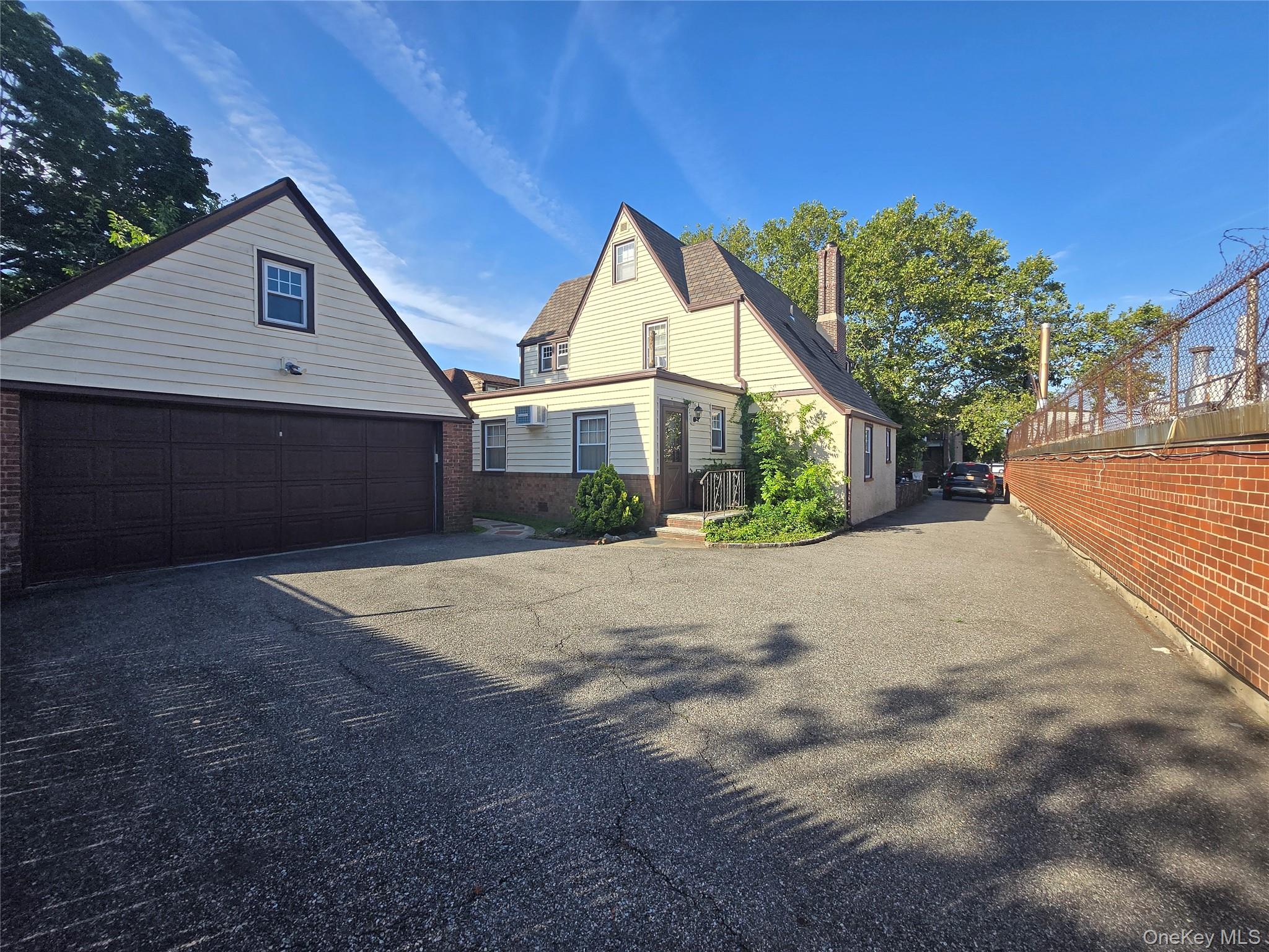 4511 220th Place – For Sale photo 4