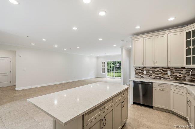 11 Halley Drive – For Sale photo 8