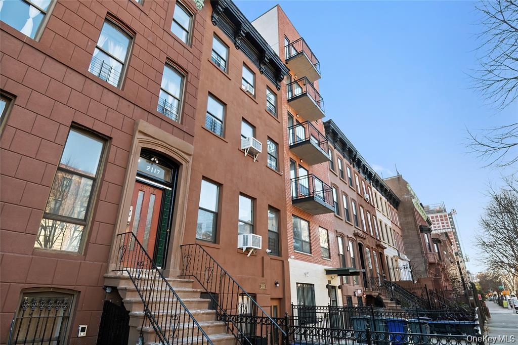 2117 5 Avenue – For Sale