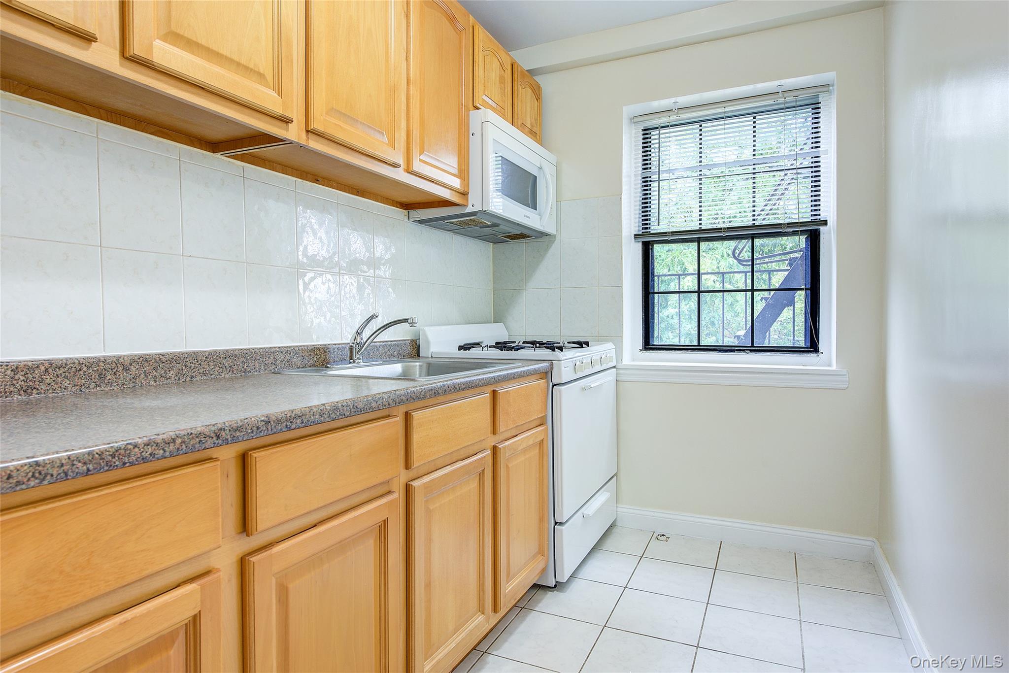 78-35 147th Street, Unit 2E photo 30