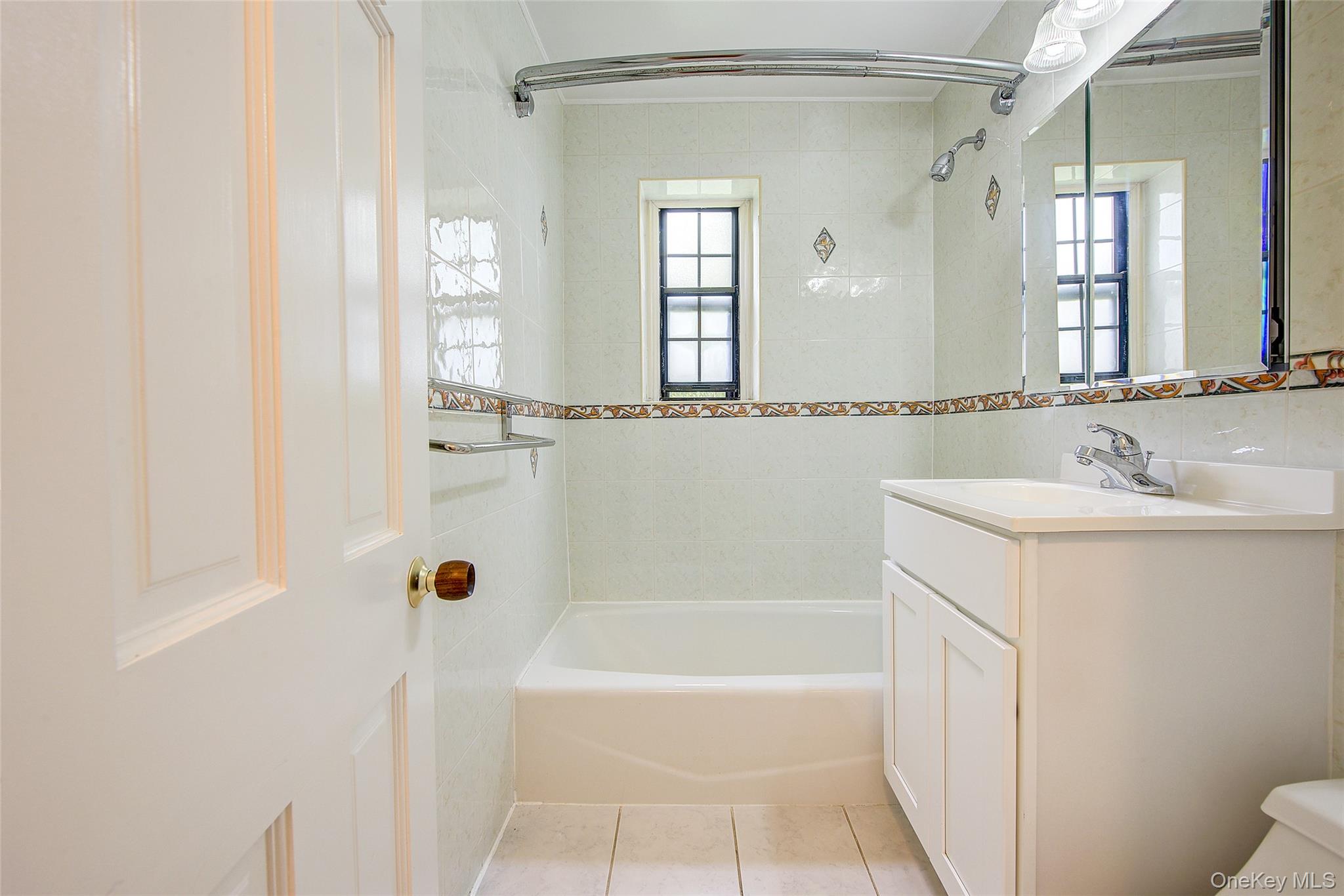 78-35 147th Street, Unit 2E photo 24