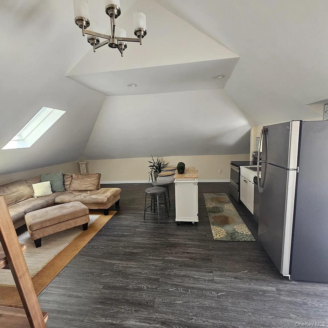 90 North Broadway – For Rent photo 5