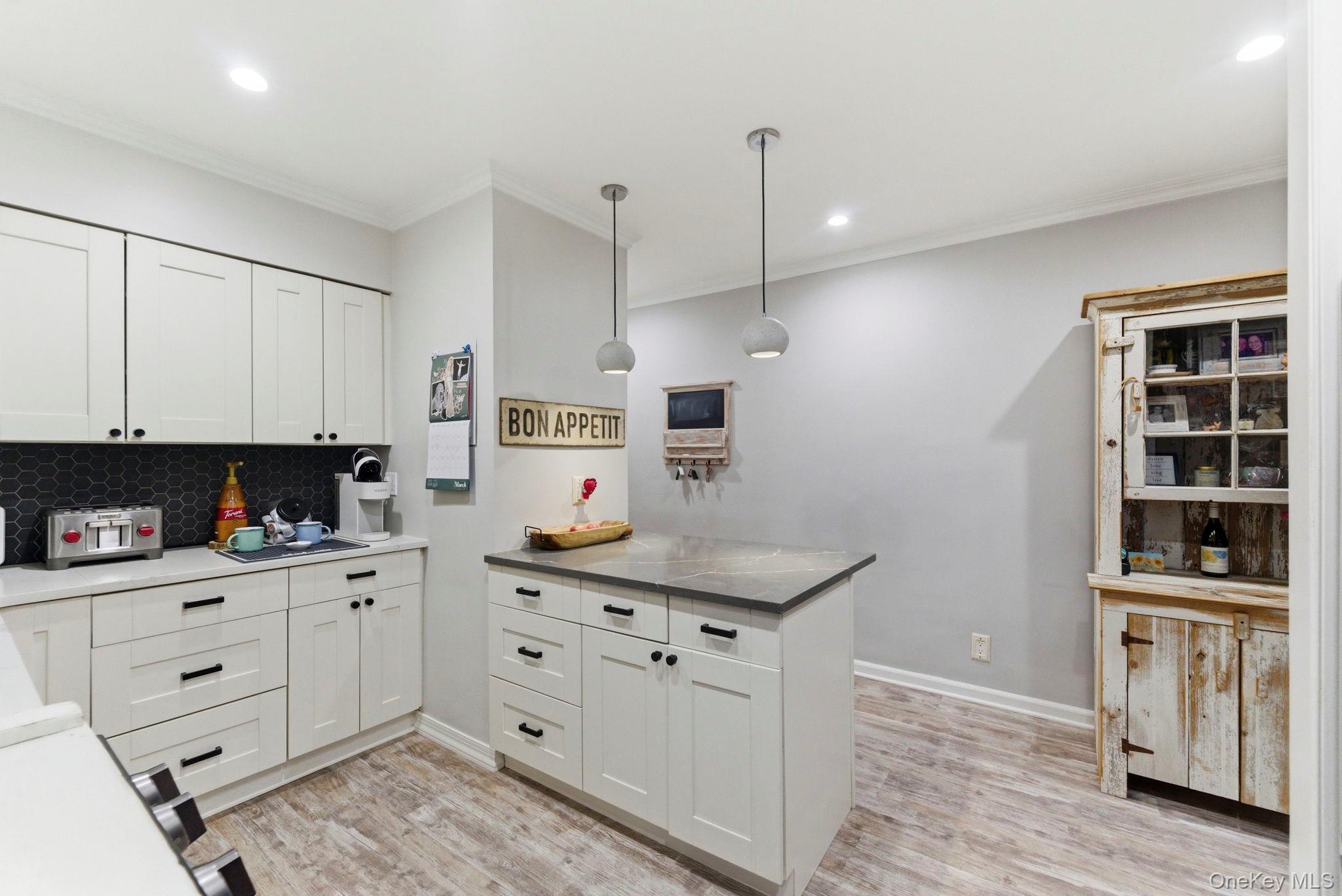 2 Bryant Crescent, Unit #1N photo 6