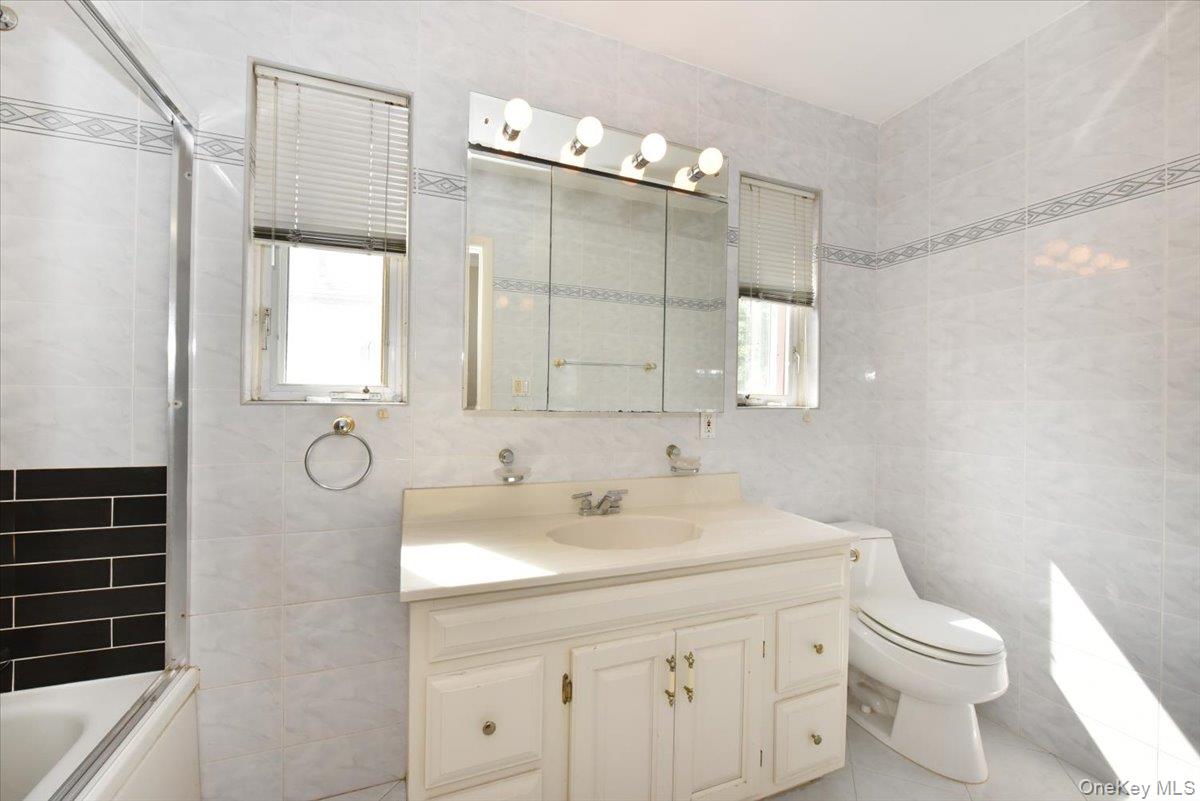 7503 196th Street – For Rent photo 12