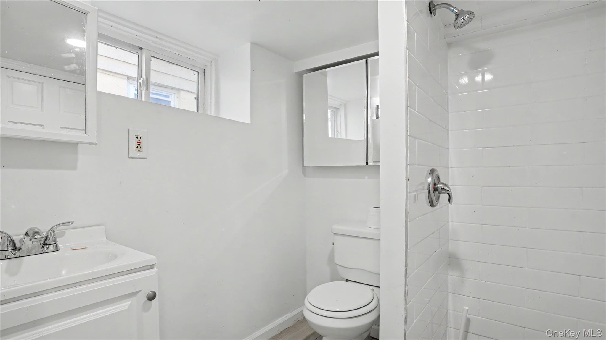 2977 Harding Avenue – For Sale photo 15
