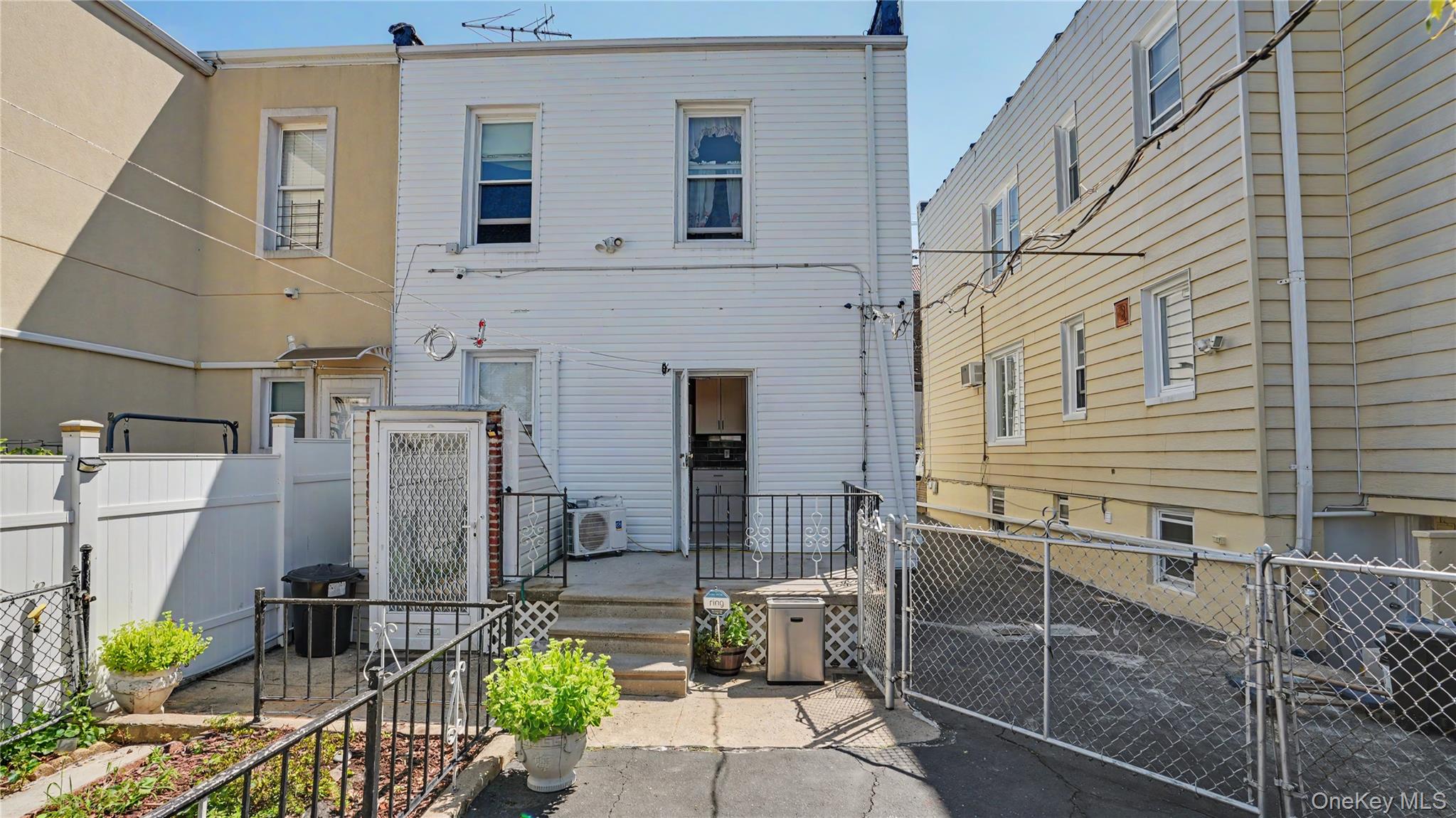 2977 Harding Avenue – For Sale photo 5