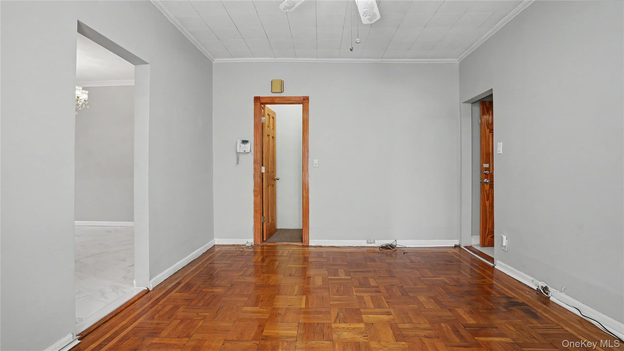 2977 Harding Avenue – For Sale photo 6