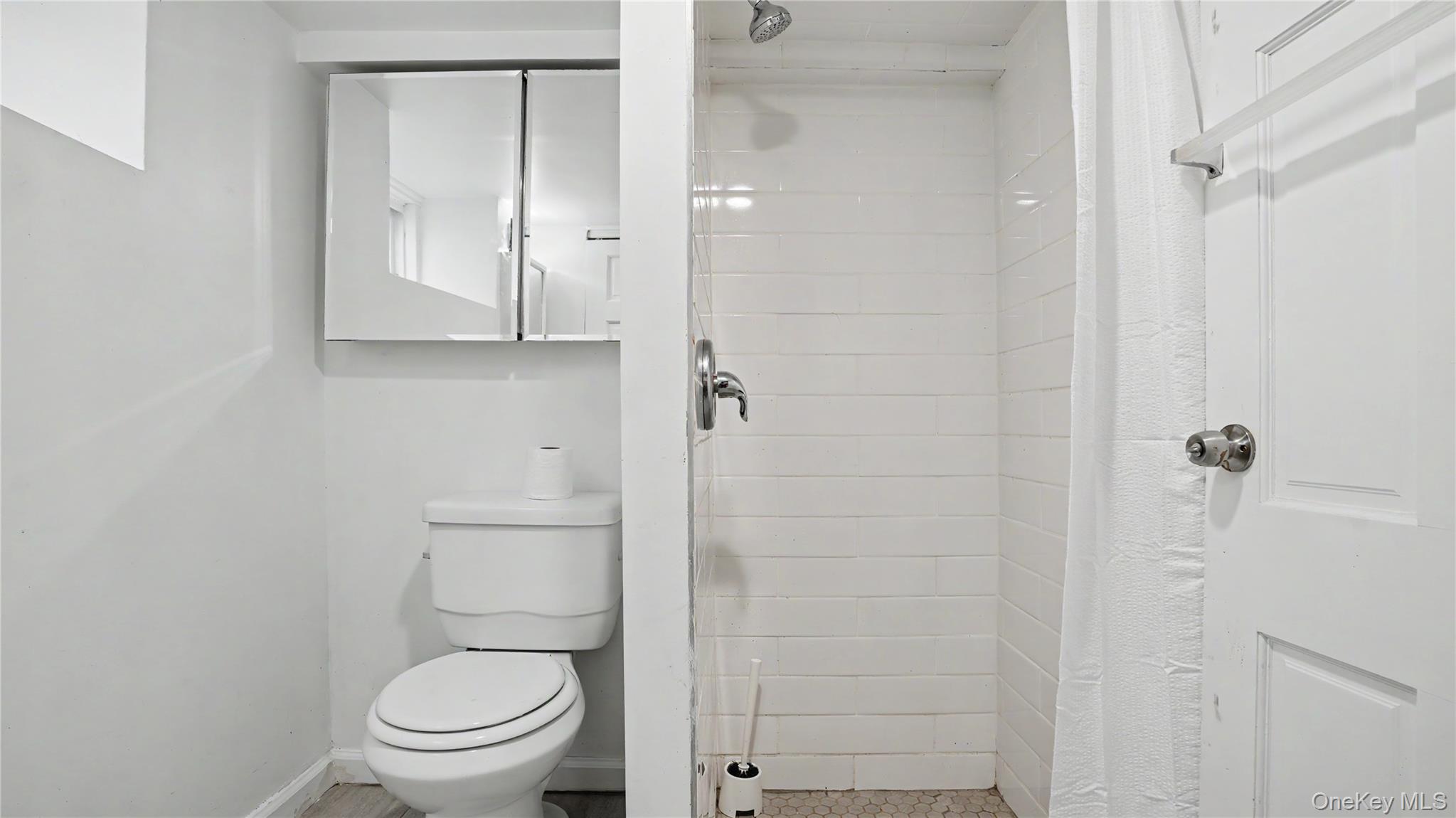 2977 Harding Avenue – For Sale photo 14