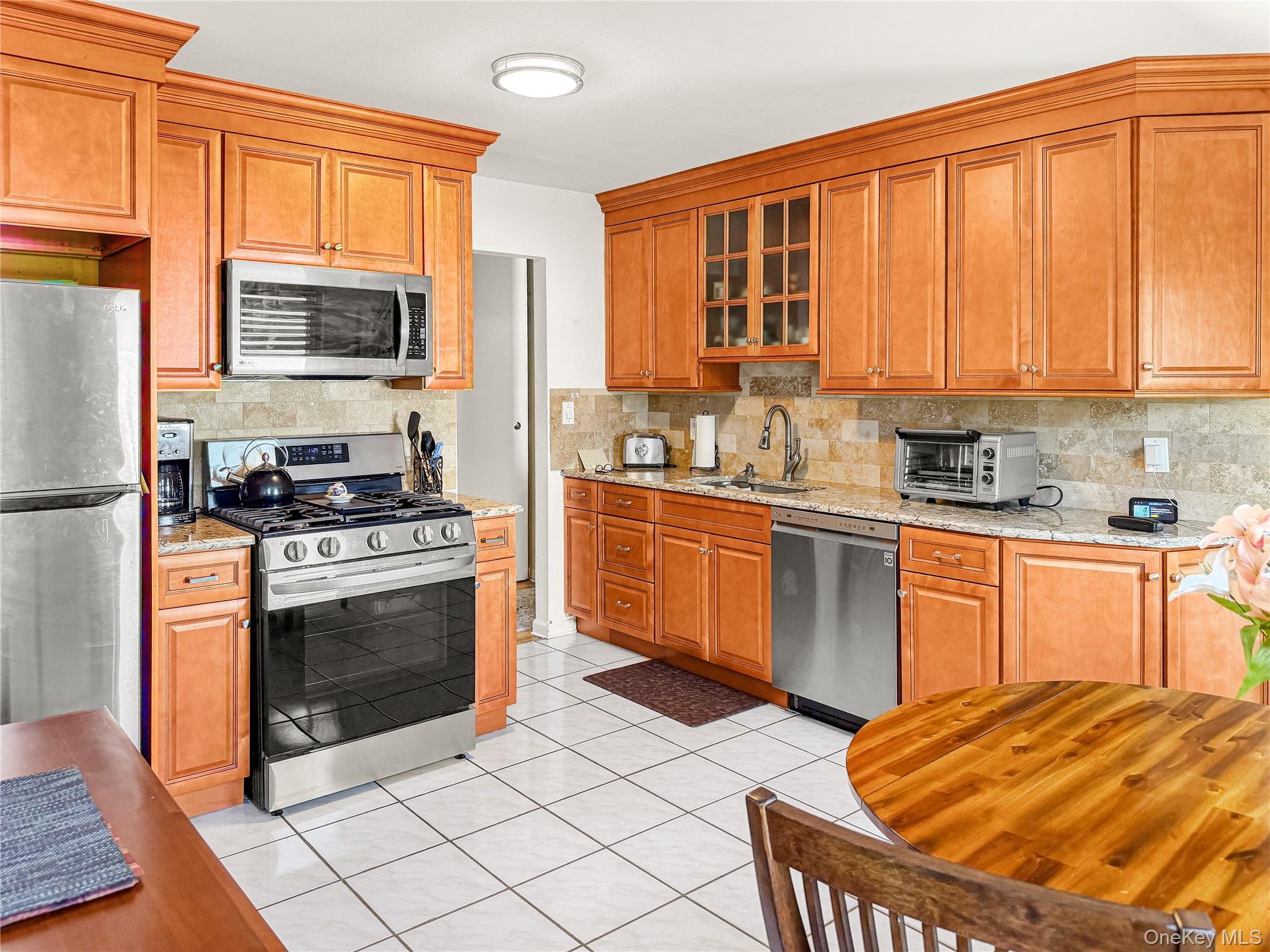 260-56 Waverly Ave, Unit 56 photo 8